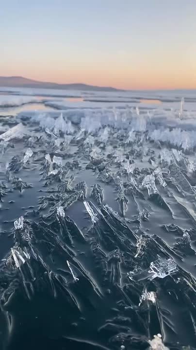 Весна на озере Байкал