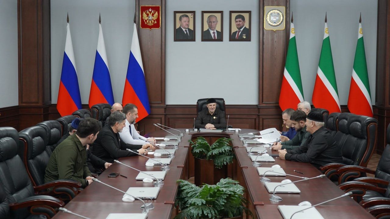 Муса Ханариков провел заседание Комитета по вопросам социальной политики, здравоохранения и спорта