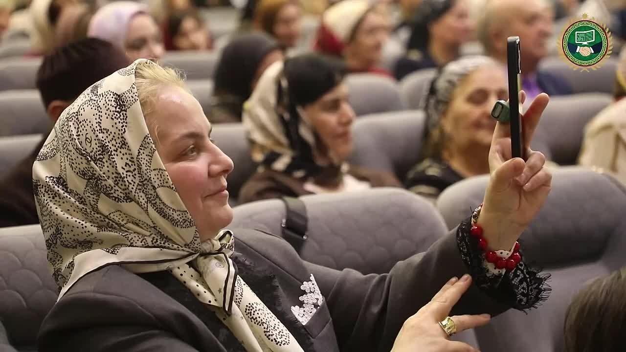 Ахмед Дудаев: Принял участие в XXII торжественной церемонии вручения ежегодных премий «Серебряная сова» Интеллектуального центра Чеченской Республики, посвящённой 75-летию со дня рождения Первого Президента ЧР, Героя России...