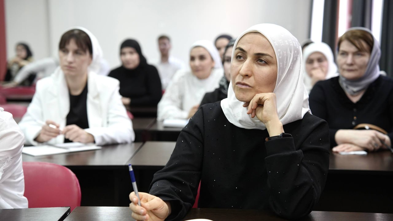 Российские учителя могут бесплатно пройти курс по искусственному интеллекту