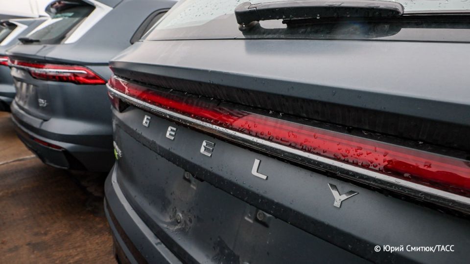 Geely ������� �������� �������� � ������ ��� ����������� Atlas