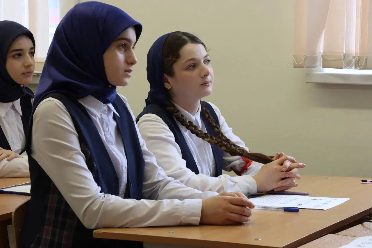 Школьники из Чеченской Республики в числе самых активных участников Всероссийской олимпиады по финансовой грамотности в СКФО