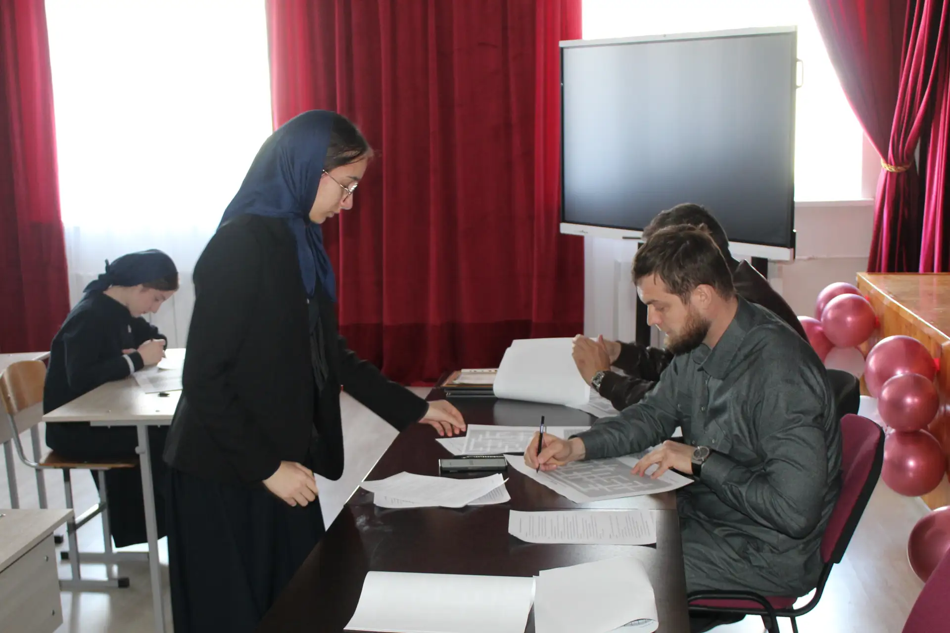 В СОШ № 6 им. Х.А. Мамакаева г. Ачхой-Мартан прошёл конкурс по избирательному праву В СОШ № 6 им. Х.А. Мамакаева г. Ачхой-Мартан прошёл конкурс по избирательному праву