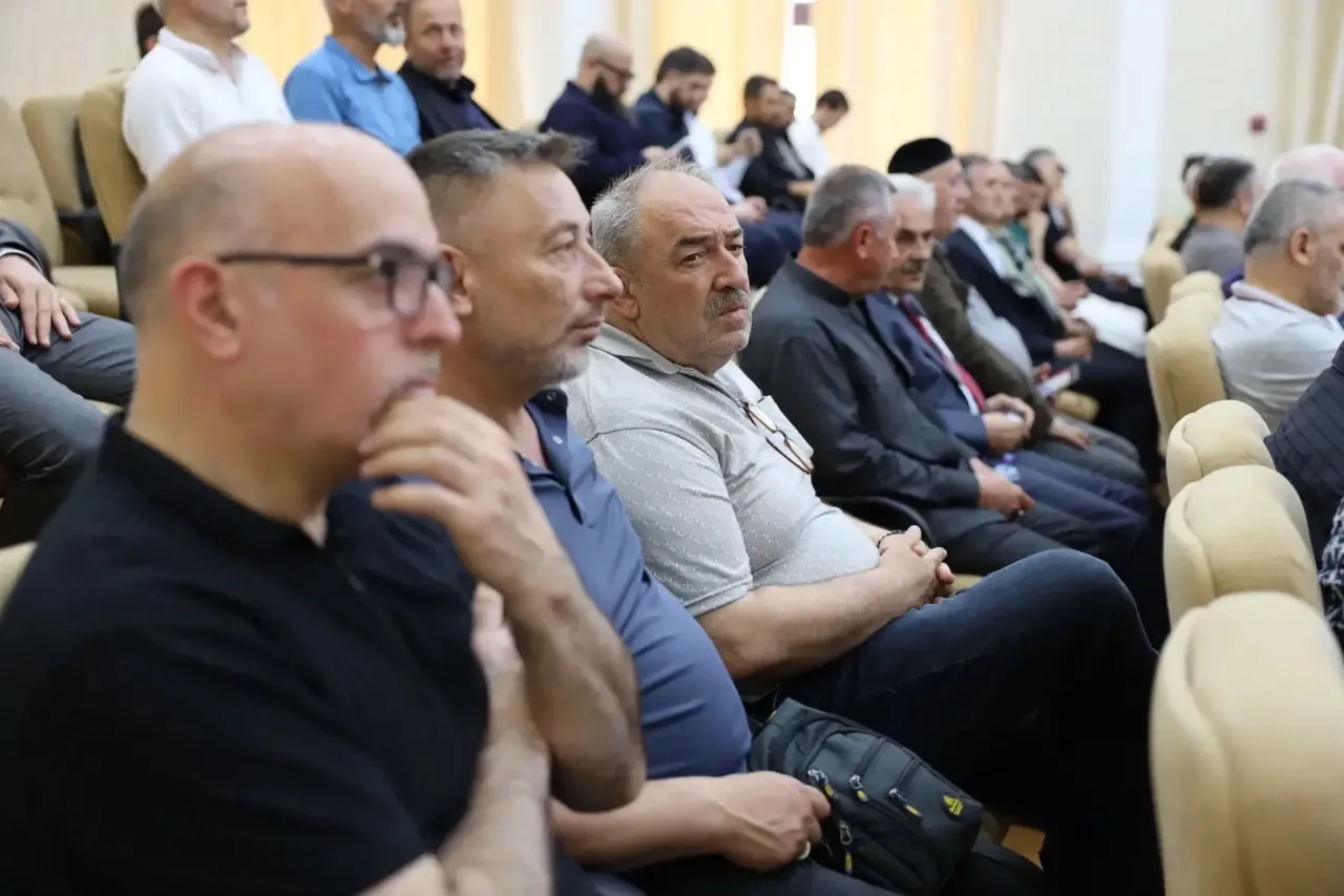 Заместитель Председателя Правительства Чеченской Республики – министр ЧР по национальной политике, внешним связям, печати и информации Ахмед Дудаев провёл встречу с делегацией соотечественников, проживающих в Турции Заместитель Председателя Правительства Чеченской Республики – министр ЧР по национальной политике, внешним связям, печати и информации Ахмед Дудаев провёл встречу с делегацией соотечественников, проживающих в Турции