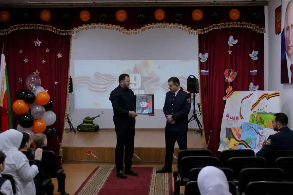 Офицеры Шейх-Мансуровского МСО стали гостями праздничного мероприятия подшефного детского центра Офицеры Шейх-Мансуровского МСО стали гостями праздничного мероприятия подшефного детского центра