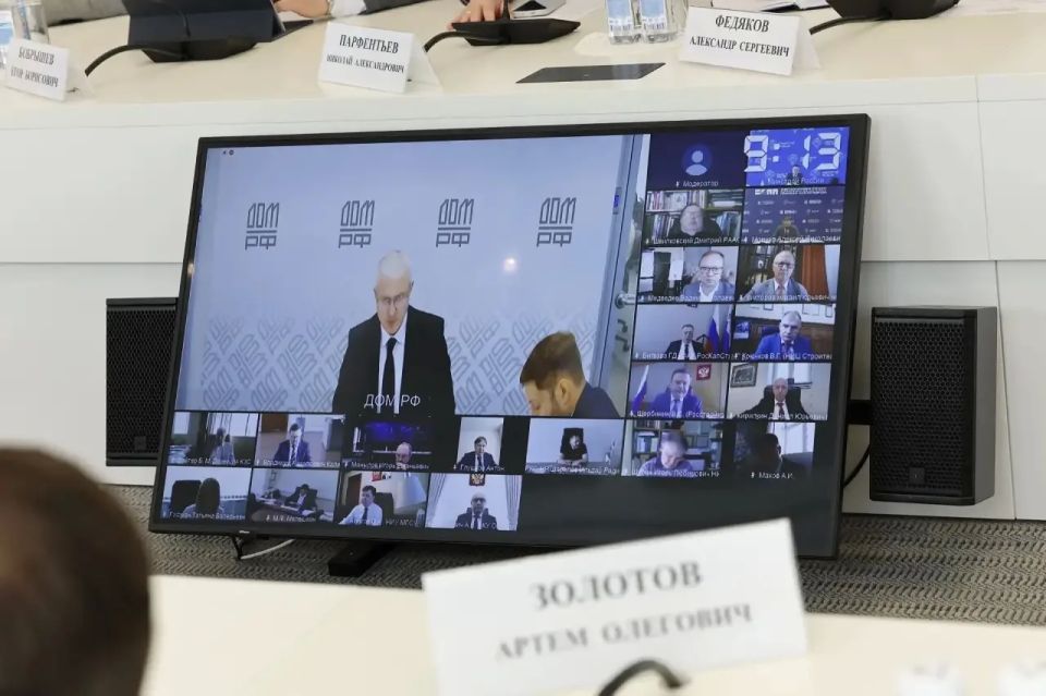 В Минстрое России прошло еженедельное оперативное совещание под председательством Министра строительства и ЖКХ РФ Ирека Файзуллина В Минстрое России прошло еженедельное оперативное совещание под председательством Министра строительства и ЖКХ РФ Ирека Файзуллина