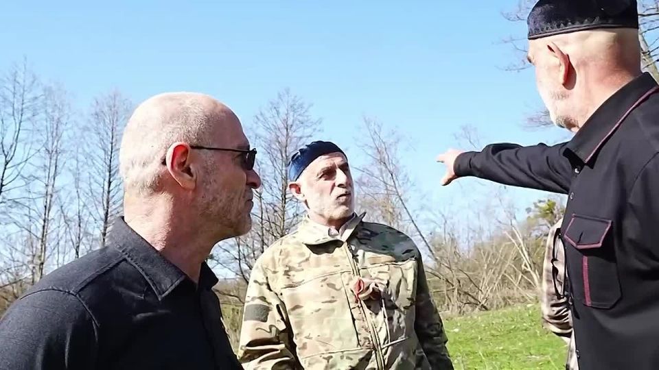 Адам Делимханов: В рамках исполнения поручений моего ДОРОГОГО БРАТА, Главы ЧР, Героя России РАМЗАНА АХМАТОВИЧА КАДЫРОВА я побывал в Ножай-Юртовском районе республики, где провёл инспекцию воздушной линии электропередачи 35...