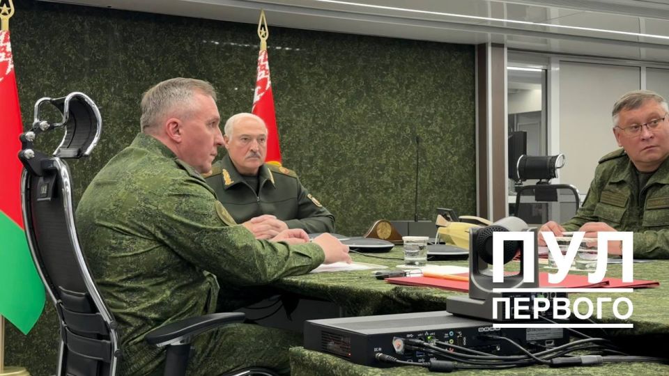 Началась совместная тренировка ядерных сил России и Белоруссии, по видеосвязи ее проводят Владимир Путин и Александр Лукашенко Началась совместная тренировка ядерных сил России и Белоруссии, по видеосвязи ее проводят Владимир Путин и Александр Лукашенко