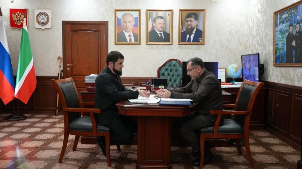 Ахмед Дудаев: Провел рабочую встречу с руководителем регионального исполкома Чеченского регионального отделения партии «Единая Россия», дорогим БРАТОМ Адланом Динаевым Ахмед Дудаев: Провел рабочую встречу с руководителем регионального исполкома Чеченского регионального отделения партии «Единая Россия», дорогим БРАТОМ Адланом Динаевым