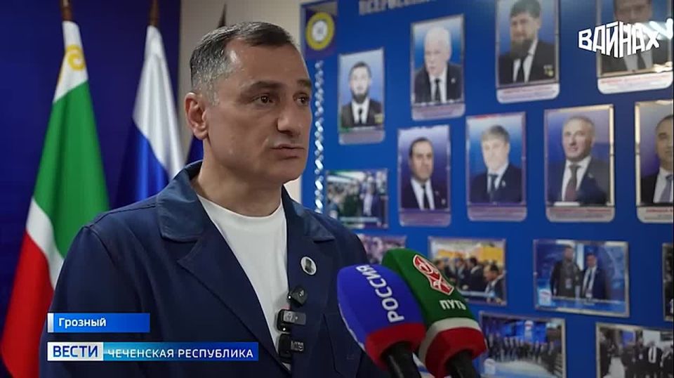 В Грозном продолжает работу пункт поддержки избирателей предварительного голосования партии "Единая Россия"
