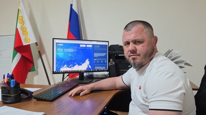 В Чеченской Республике к электронному предварительному голосованию «Единой России» активно присоединяются представители профессиональных сообществ: писатели, спортсмены, деятели культуры, педагоги и журналисты В Чеченской Республике к электронному предварительному голосованию «Единой России» активно присоединяются представители профессиональных сообществ: писатели, спортсмены, деятели культуры, педагоги и журналисты