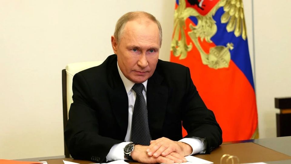 Гарантировать россиянам бесперебойный доступ в интернет даже в дни ограничений поручил Путин кабмину и ФСБ, сообщили в Кремле