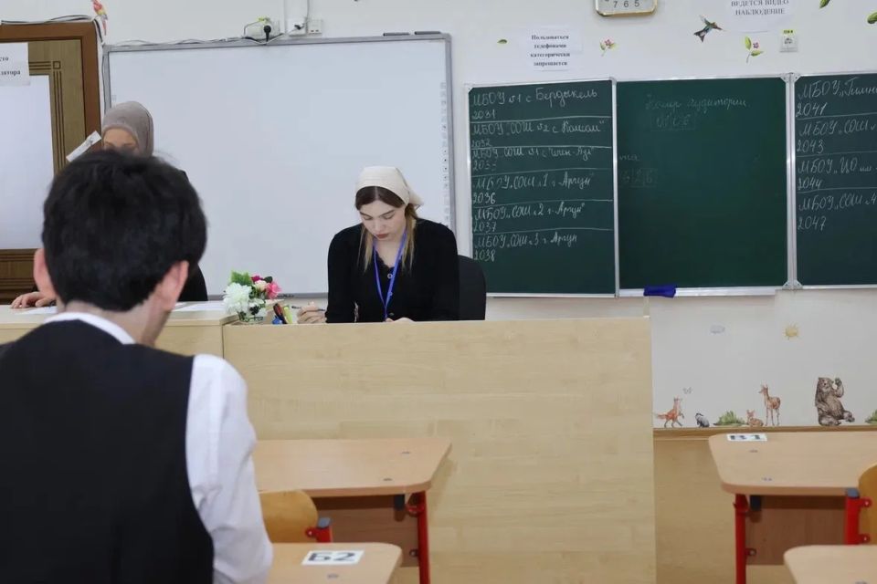 1 июня с экзаменов по химии, литературе и истории начался основной период ЕГЭ 2026 года 1 июня с экзаменов по химии, литературе и истории начался основной период ЕГЭ 2026 года