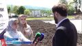 В селе Октябрьское торжественно открыли новый 5-этажный дом, построенный для жителей, проживавших в оползнеопасных зонах, сообщила администрация Веденского района