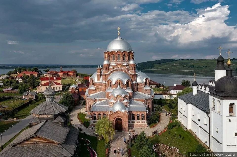 Свияжск — исторический остров-град в Татарстане (Россия) Свияжск — исторический остров-град в Татарстане (Россия)