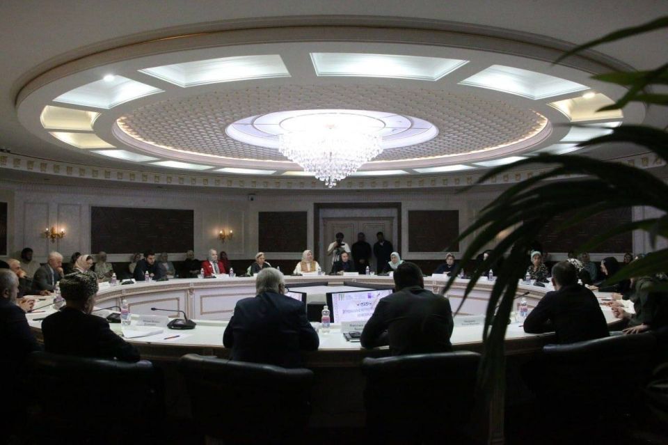 Министр культуры Чеченской Республики Иса Ибрагимов принял участие в региональной научно-практической конференции «Чеченский войлочный ковер истанг: история и современность», посвященной сохранению, изучению и популяризации... Министр культуры Чеченской Республики Иса Ибрагимов принял участие в региональной научно-практической конференции «Чеченский войлочный ковер истанг: история и современность», посвященной сохранению, изучению и популяризации...