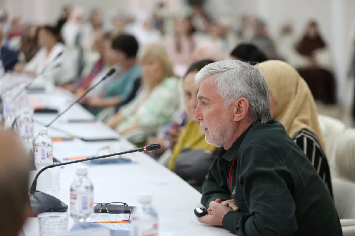 В Чеченском государственном педагогическом университете открылась Конференция национальных литератур народов Северного Кавказа, Юга России и Крыма, передает корреспондент ИА «Чечня Сегодня» В Чеченском государственном педагогическом университете открылась Конференция национальных литератур народов Северного Кавказа, Юга России и Крыма, передает корреспондент ИА «Чечня Сегодня»
