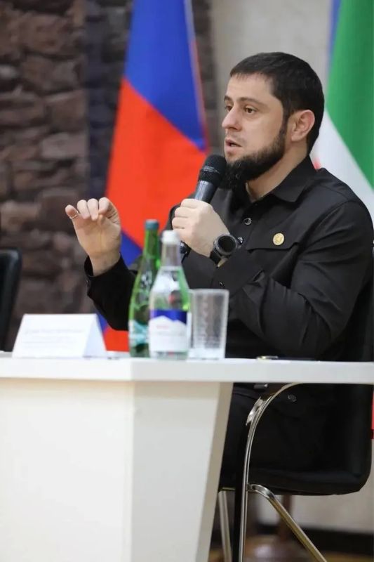 Министерство ЧР по национальной политике, внешним связям, печати и информации совместно с ФАДН и Ассамблеей народов России в ЧР провели в Грозном II Всероссийский форум «Одна история Министерство ЧР по национальной политике, внешним связям, печати и информации совместно с ФАДН и Ассамблеей народов России в ЧР провели в Грозном II Всероссийский форум «Одна история