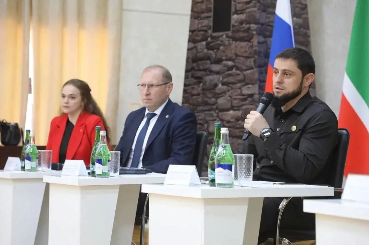 Министерство ЧР по национальной политике, внешним связям, печати и информации совместно с ФАДН и Ассамблеей народов России в ЧР провели в Грозном II Всероссийский форум «Одна история Министерство ЧР по национальной политике, внешним связям, печати и информации совместно с ФАДН и Ассамблеей народов России в ЧР провели в Грозном II Всероссийский форум «Одна история