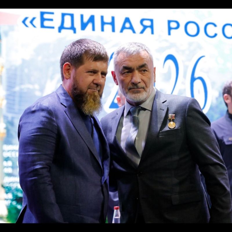 В ходе своего выступления на 42 конференции ЧРО партии «Единая Россия» Депутат Госдумы РФ Адам Делимханов отметил, что возможность собраться вместе для определения будущего Чеченской Республики — это великое благо В ходе своего выступления на 42 конференции ЧРО партии «Единая Россия» Депутат Госдумы РФ Адам Делимханов отметил, что возможность собраться вместе для определения будущего Чеченской Республики — это великое благо