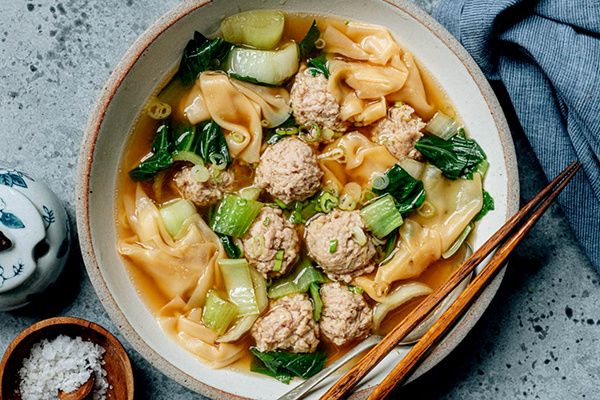 Деконструированный суп с вонтонами: как наслаждаться вкусом без лишних хлопот