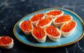 Элегантные тарталетки с сырным муссом и красной икрой: гастрономический акцент новогоднего стола