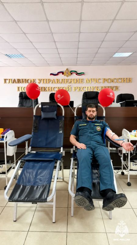 В Чечне сотрудники МЧС России сдали 50 литров донорского материала В Чечне сотрудники МЧС России сдали 50 литров донорского материала