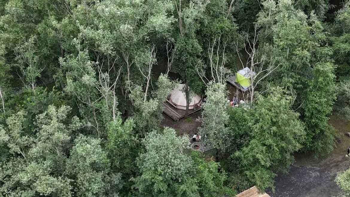 В рамках Года горных районов и развития малого и среднего предпринимательства, объявленного Главой Чеченской Республики Рамзаном Кадыровым, в Итум-Калинском районе состоялось открытие двух уникальных туристических объектов:... В рамках Года горных районов и развития малого и среднего предпринимательства, объявленного Главой Чеченской Республики Рамзаном Кадыровым, в Итум-Калинском районе состоялось открытие двух уникальных туристических объектов:...
