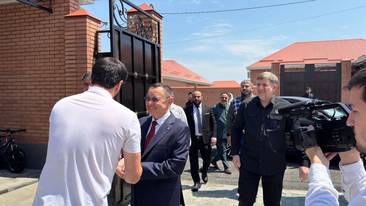 Ирек Файзуллин посетил новые жилые комплексы в Чеченской Республике: 143 дома для пострадавших от паводка введены в Гудермесском районе Ирек Файзуллин посетил новые жилые комплексы в Чеченской Республике: 143 дома для пострадавших от паводка введены в Гудермесском районе