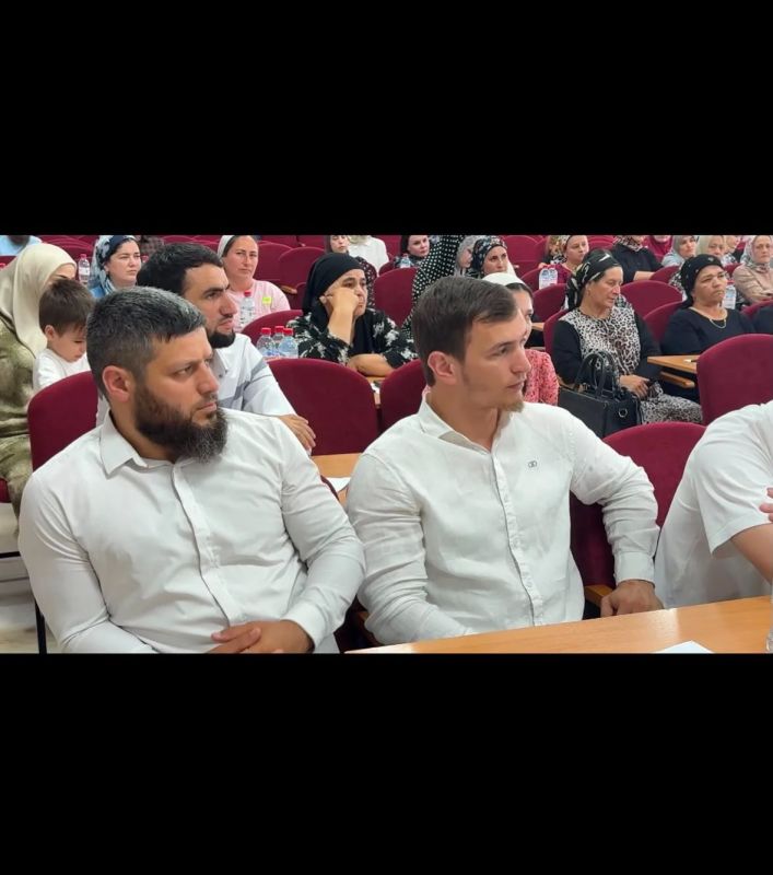 В актовом зале СОШ № 3 станицы Шелковской 29 июля состоялся обучающий семинар для общественных наблюдателей В актовом зале СОШ № 3 станицы Шелковской 29 июля состоялся обучающий семинар для общественных наблюдателей
