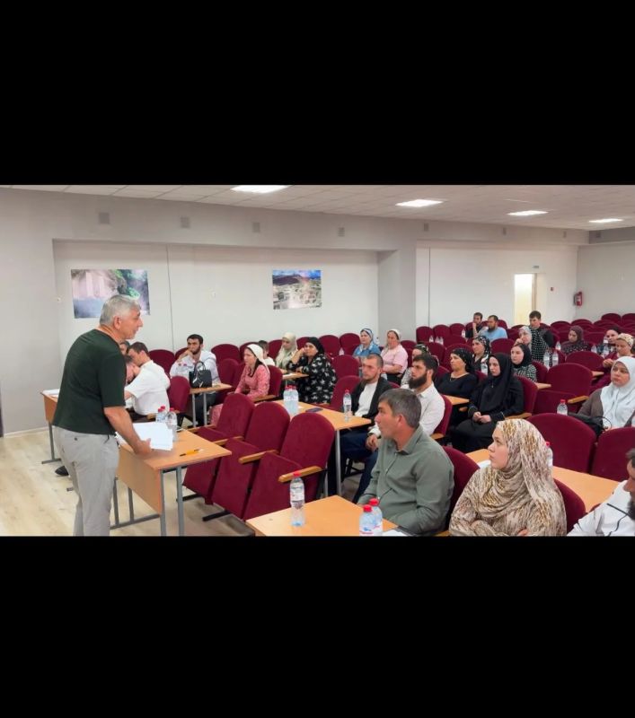 В актовом зале СОШ № 3 станицы Шелковской 29 июля состоялся обучающий семинар для общественных наблюдателей В актовом зале СОШ № 3 станицы Шелковской 29 июля состоялся обучающий семинар для общественных наблюдателей