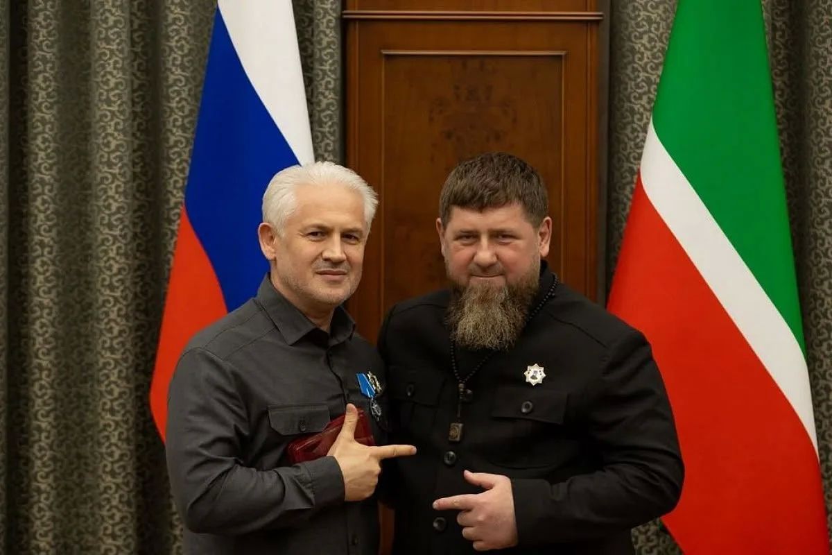 Друзья!. Сегодня день рождения у помощника Председателя Правительства РФ Муслима Хучиева! Сотрудники Администрации Главы и Правительства ЧР в лице Руководителя Галаса Таймасханова присоединяются к многочисленным...