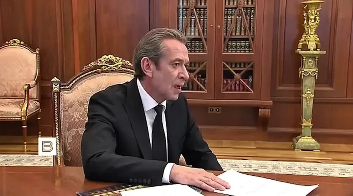 Президент России Владимир Путин встретился в Кремле с народным артистом РФ, председателем Союза театральных деятелей России Владимиром Машковым