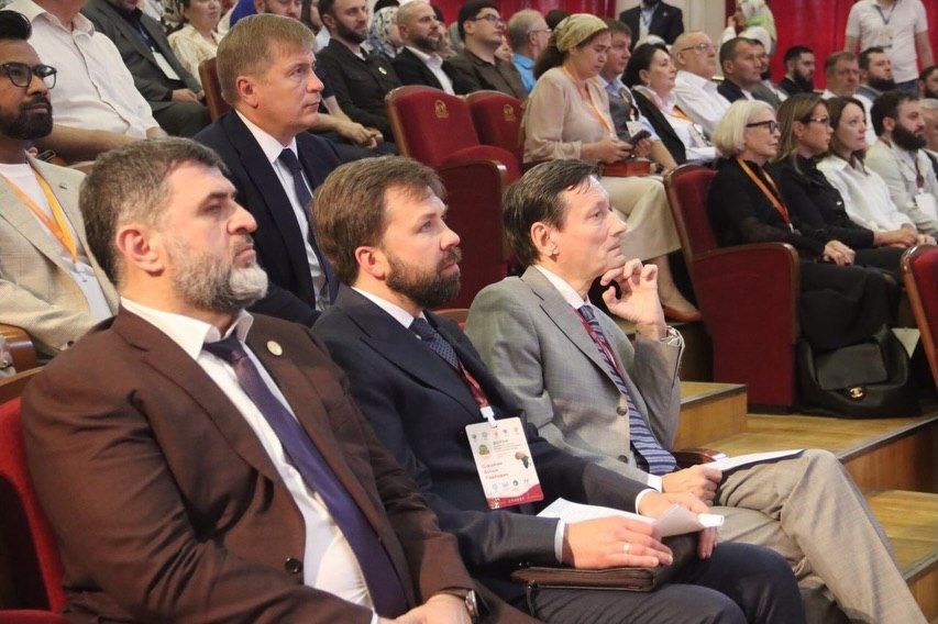 В Чеченской Республике проходит Форум наилучших практик борьбы с опустыниванием и деградацией земель в преддверии 17-й сессии Конференции Сторон Конвенции ООН по борьбе с опустыниванием в тех странах, которые испытывают... В Чеченской Республике проходит Форум наилучших практик борьбы с опустыниванием и деградацией земель в преддверии 17-й сессии Конференции Сторон Конвенции ООН по борьбе с опустыниванием в тех странах, которые испытывают...