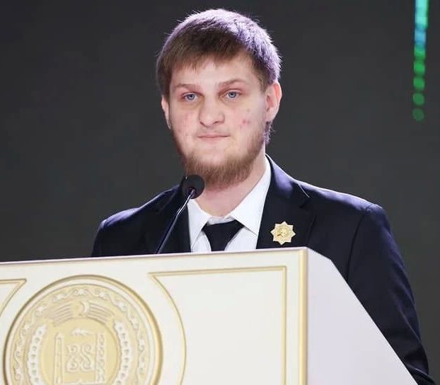 Старший сын Рамзана Кадырова получил высшее звание Героя Чеченской Республики Старший сын Рамзана Кадырова получил высшее звание Героя Чеченской Республики
