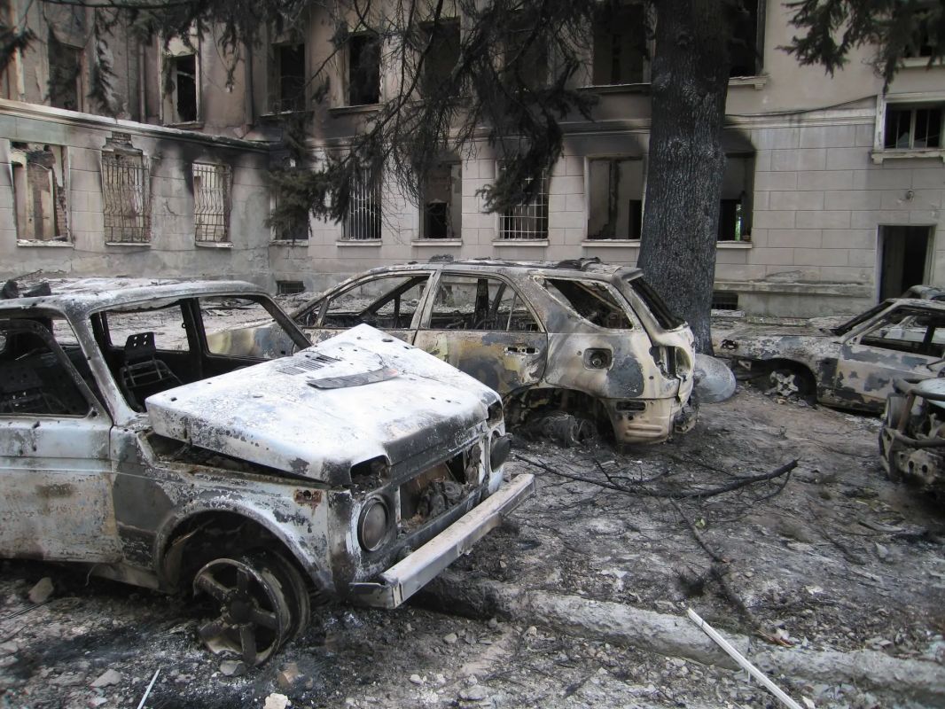 08.08.08. Восемнадцать лет назад Запад, после Чечни, предпринял очередную попытку вплотную подтянуть свою военную инфраструктуру к границам России 08.08.08. Восемнадцать лет назад Запад, после Чечни, предпринял очередную попытку вплотную подтянуть свою военную инфраструктуру к границам России