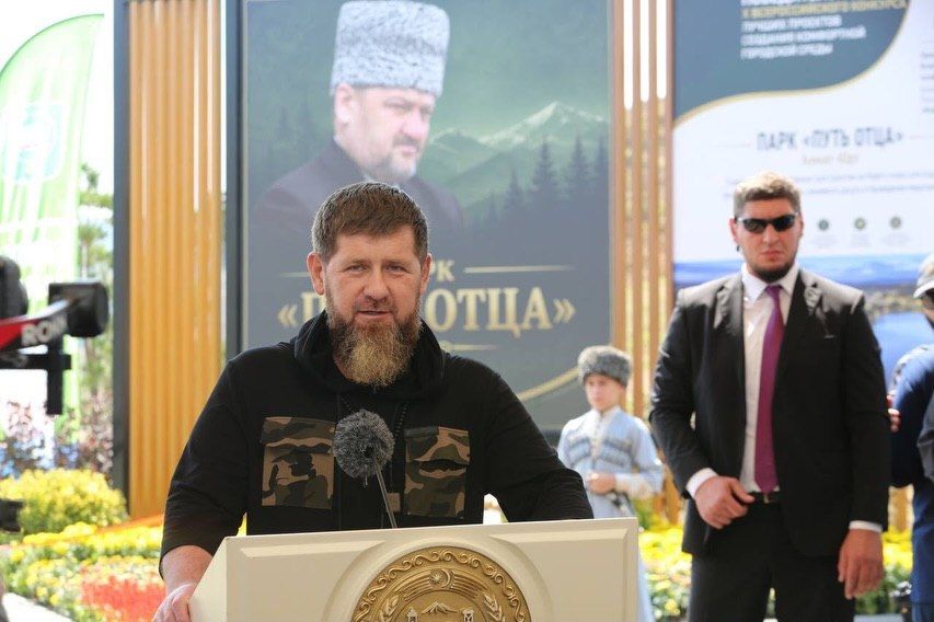 В преддверии 75-летия со дня рождения Первого Президента Чеченской Республики, Героя России Ахмата-Хаджи Кадырова в родном Ахмат-Юрте состоялось открытие нового парка «Путь отца» В преддверии 75-летия со дня рождения Первого Президента Чеченской Республики, Героя России Ахмата-Хаджи Кадырова в родном Ахмат-Юрте состоялось открытие нового парка «Путь отца»