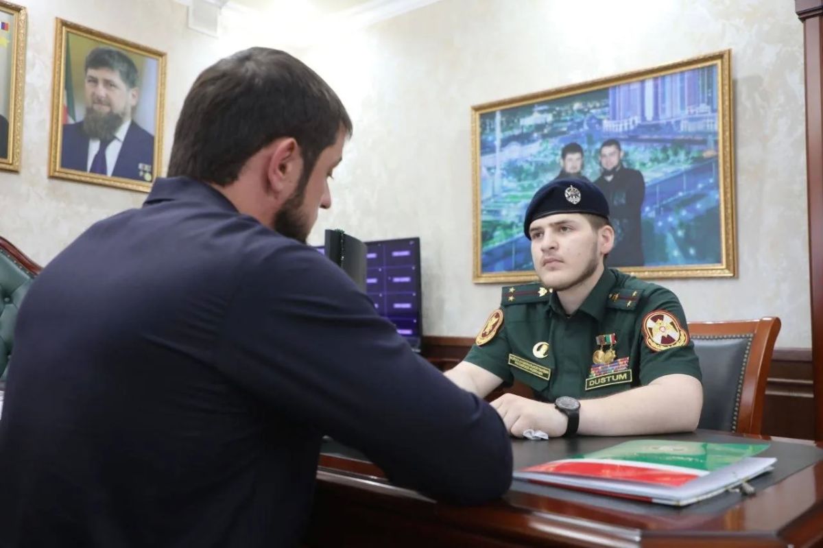 Ахмед Дудаев: Сегодня в Министерстве Чеченской Республики по национальной политике, внешним связям, печати и информации у меня в гостях был мой дорогой БРАТ — Помощник Главы ЧР, Секретарь Совета Безопасности ЧР Адам Кадыров Ахмед Дудаев: Сегодня в Министерстве Чеченской Республики по национальной политике, внешним связям, печати и информации у меня в гостях был мой дорогой БРАТ — Помощник Главы ЧР, Секретарь Совета Безопасности ЧР Адам Кадыров