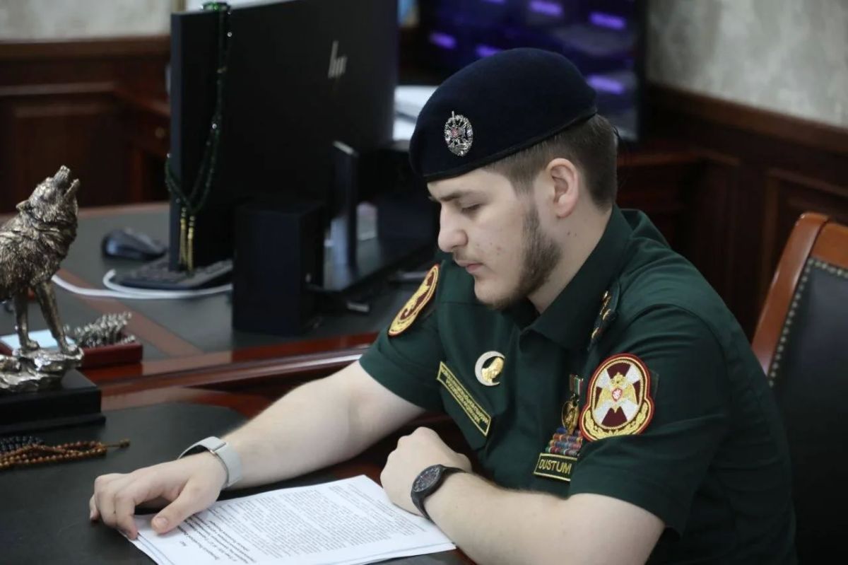 Ахмед Дудаев: Сегодня в Министерстве Чеченской Республики по национальной политике, внешним связям, печати и информации у меня в гостях был мой дорогой БРАТ — Помощник Главы ЧР, Секретарь Совета Безопасности ЧР Адам Кадыров Ахмед Дудаев: Сегодня в Министерстве Чеченской Республики по национальной политике, внешним связям, печати и информации у меня в гостях был мой дорогой БРАТ — Помощник Главы ЧР, Секретарь Совета Безопасности ЧР Адам Кадыров