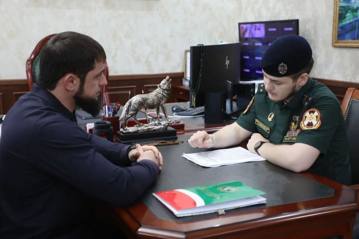 Ахмед Дудаев: Сегодня в Министерстве Чеченской Республики по национальной политике, внешним связям, печати и информации у меня в гостях был мой дорогой БРАТ — Помощник Главы ЧР, Секретарь Совета Безопасности ЧР Адам Кадыров Ахмед Дудаев: Сегодня в Министерстве Чеченской Республики по национальной политике, внешним связям, печати и информации у меня в гостях был мой дорогой БРАТ — Помощник Главы ЧР, Секретарь Совета Безопасности ЧР Адам Кадыров