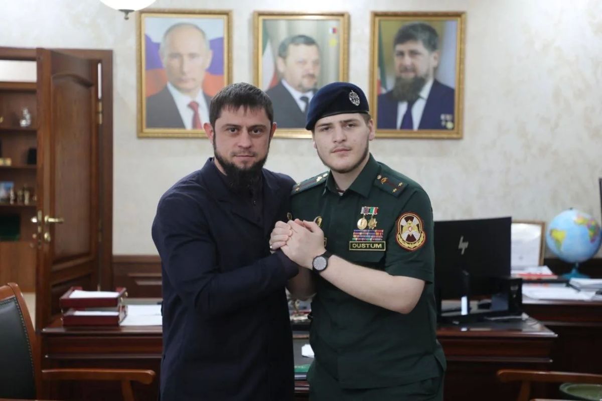 Ахмед Дудаев: Сегодня в Министерстве Чеченской Республики по национальной политике, внешним связям, печати и информации у меня в гостях был мой дорогой БРАТ — Помощник Главы ЧР, Секретарь Совета Безопасности ЧР Адам Кадыров Ахмед Дудаев: Сегодня в Министерстве Чеченской Республики по национальной политике, внешним связям, печати и информации у меня в гостях был мой дорогой БРАТ — Помощник Главы ЧР, Секретарь Совета Безопасности ЧР Адам Кадыров