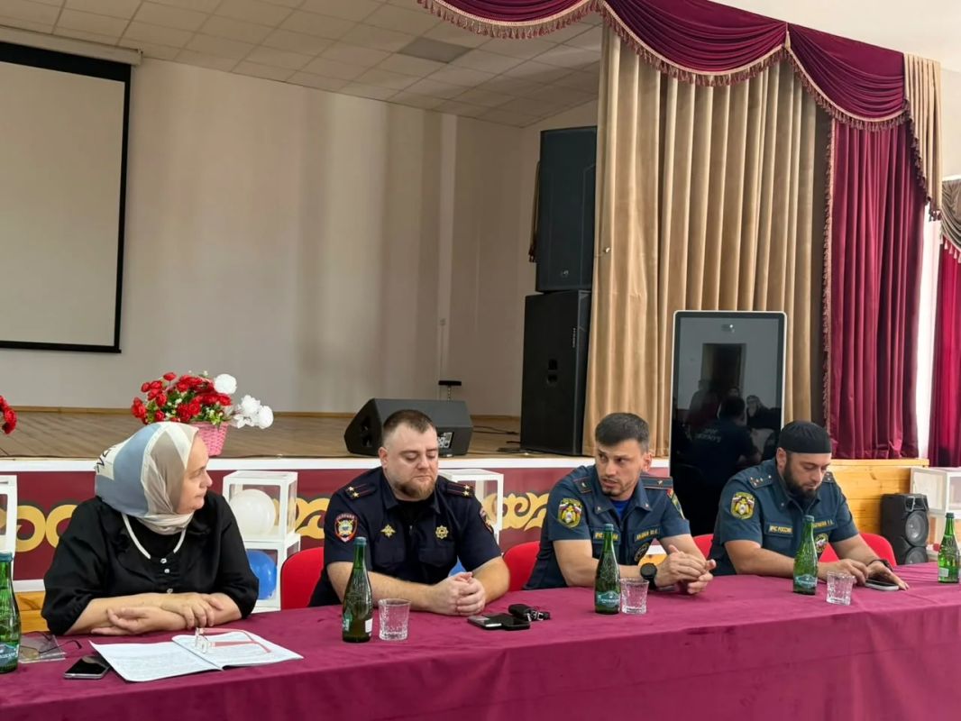 В Чеченской Республике проходят учения по обеспечению безопасности избирательных участков В Чеченской Республике проходят учения по обеспечению безопасности избирательных участков