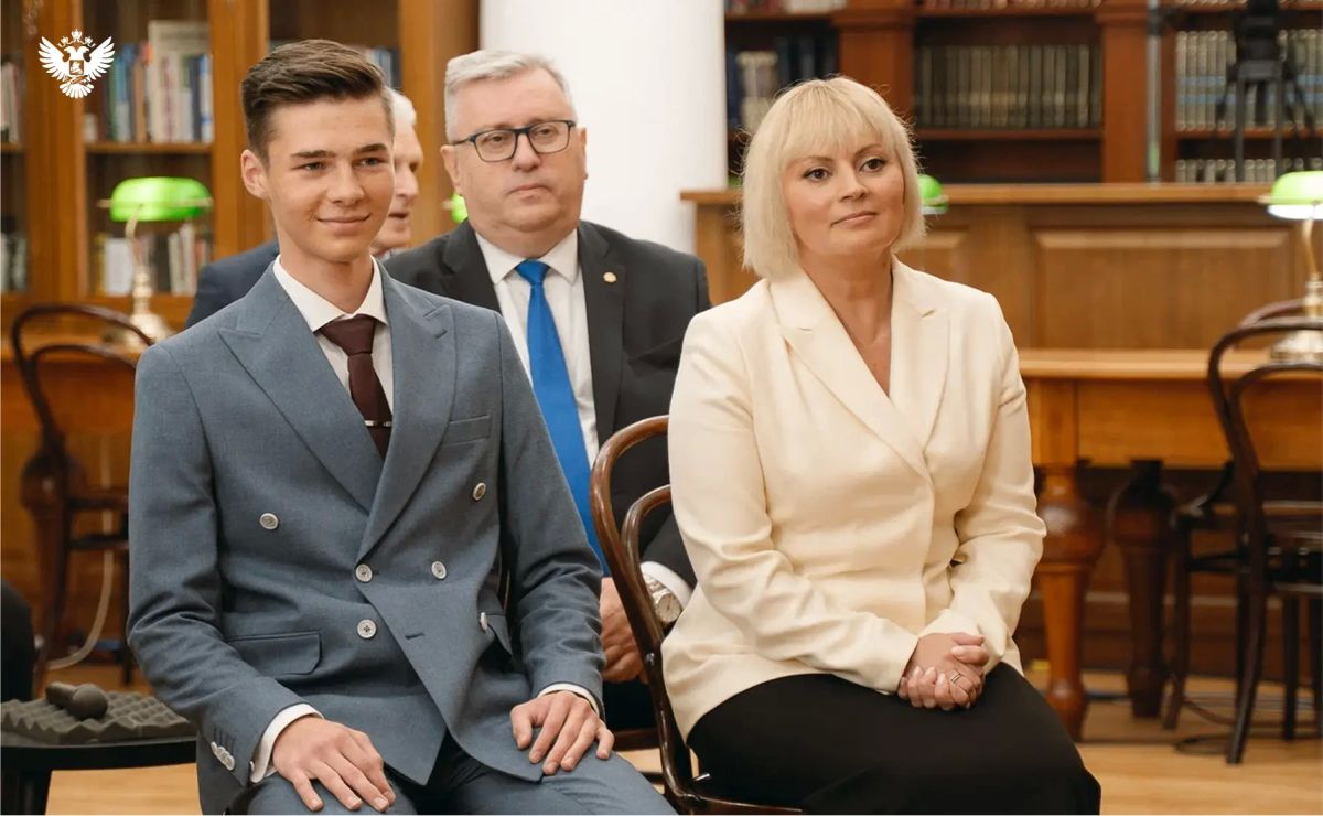Сергей Кравцов доложил Владимиру Путину о готовности системы образования к новому учебному году Сергей Кравцов доложил Владимиру Путину о готовности системы образования к новому учебному году