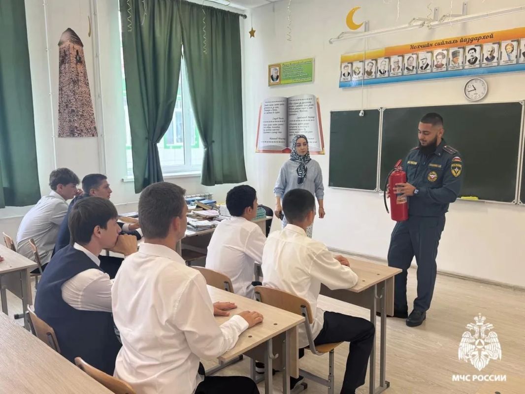 В Ачхой-Мартане детей обучили правилам пожарной безопасности В Ачхой-Мартане детей обучили правилам пожарной безопасности