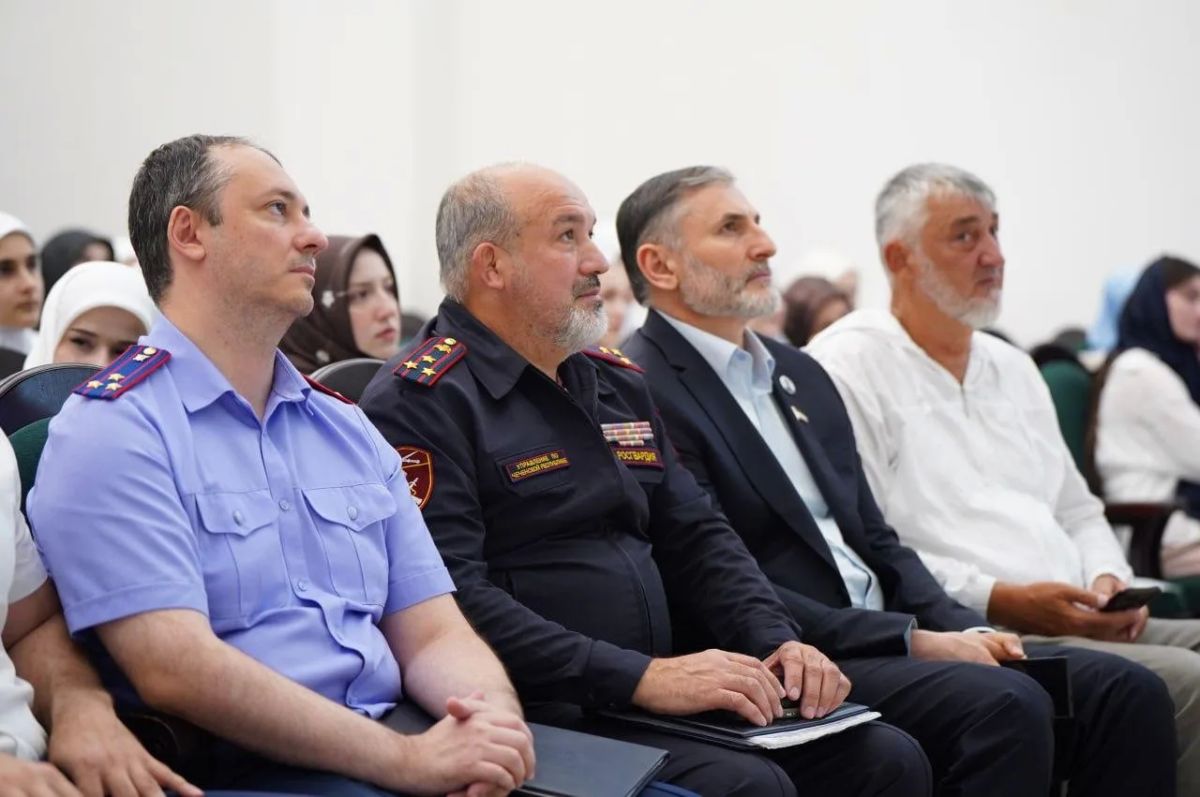 Сотрудник следственного управления Зелимхан Батукаев принял участие в патриотическом мероприятии «Хроники мужества», посвященном Дню солидарности в борьбе с терроризмом Сотрудник следственного управления Зелимхан Батукаев принял участие в патриотическом мероприятии «Хроники мужества», посвященном Дню солидарности в борьбе с терроризмом