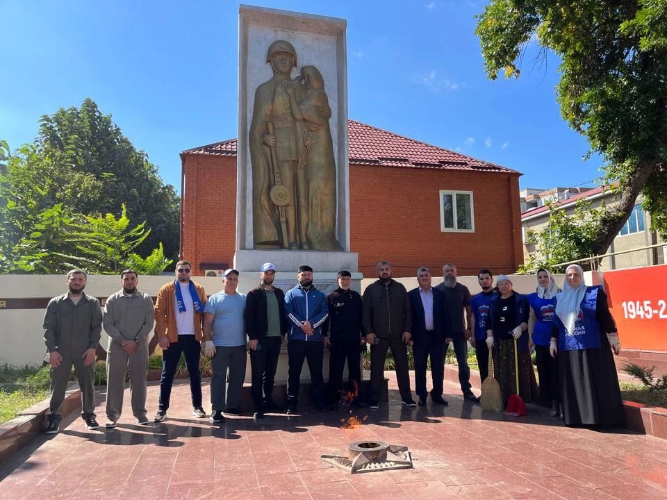 «Сохраним память»: в ЧР привели в порядок мемориалы и братские захоронения «Сохраним память»: в ЧР привели в порядок мемориалы и братские захоронения