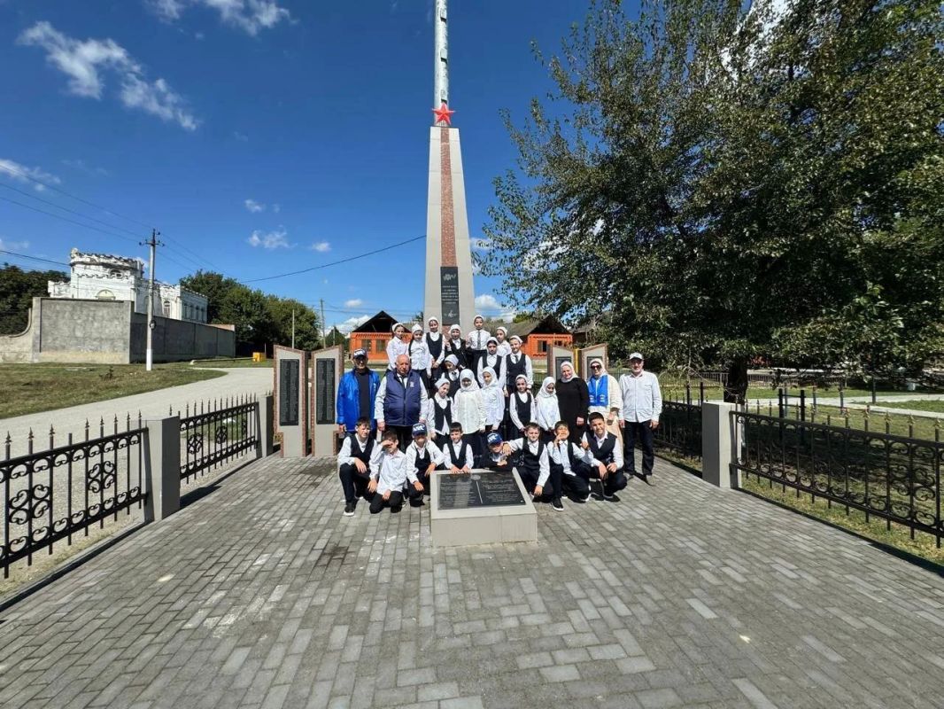 «Сохраним память»: в ЧР привели в порядок мемориалы и братские захоронения «Сохраним память»: в ЧР привели в порядок мемориалы и братские захоронения