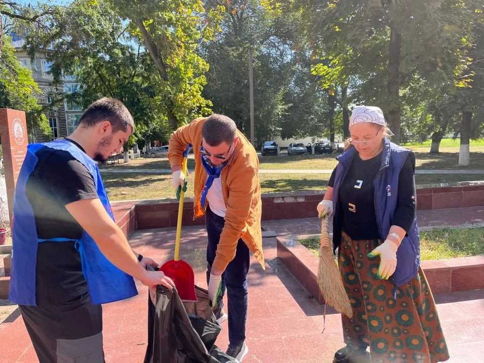 «Сохраним память»: в ЧР привели в порядок мемориалы и братские захоронения «Сохраним память»: в ЧР привели в порядок мемориалы и братские захоронения
