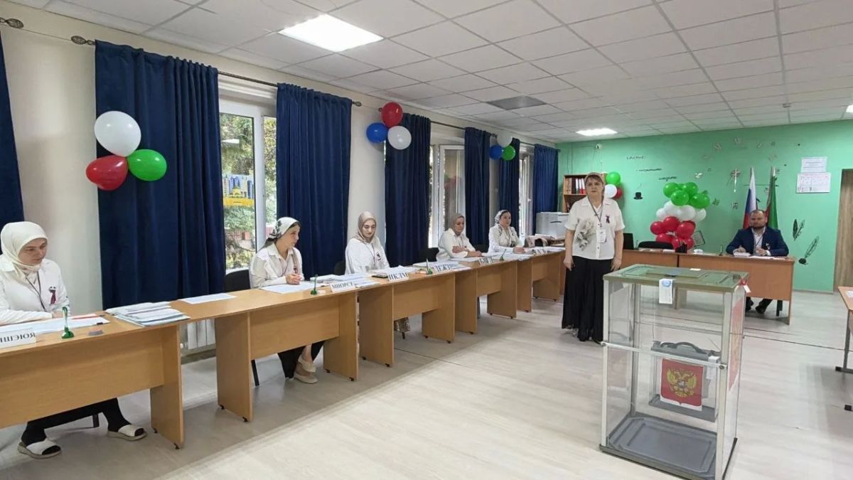 В Чеченской Республике открылись избирательные участки В Чеченской Республике открылись избирательные участки
