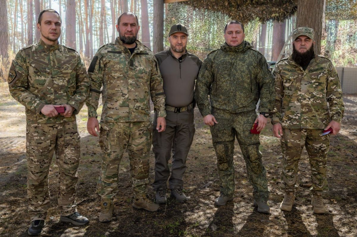 Награды нашли героев Замкомандующего армии отметил бойцов «Горца»